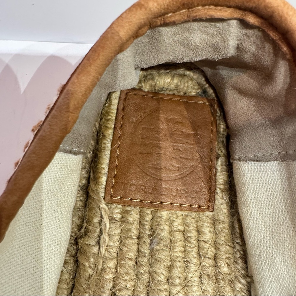 TORY BURCH tan / white Shaw canvas logo slip on espadrilles 7 - Picture 3 of 8